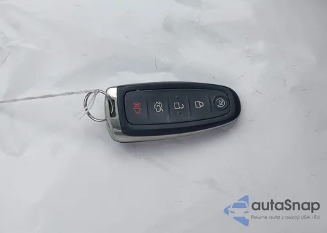 2019 Ford Escape Titanium z USA, uszkodzony, nr VIN 1FMCU9J93KUB66748